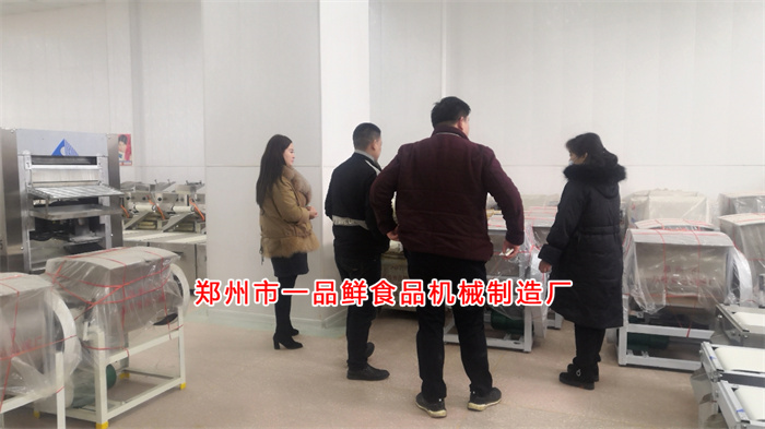洛陽客戶訂購(gòu)面館燴面機(jī)(圖1)